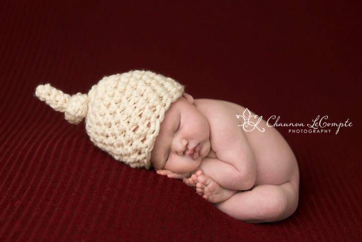 Cream Newborn Knot Hat